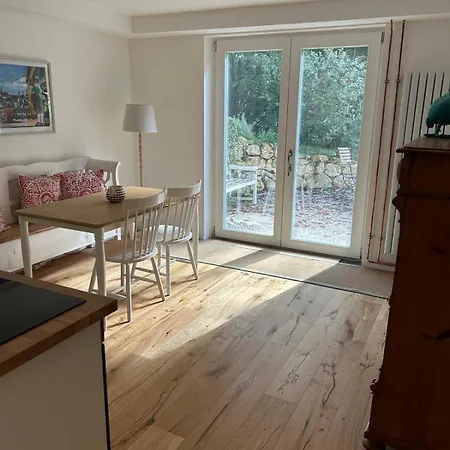 Mit Terrasse Am Waldrand Appartement